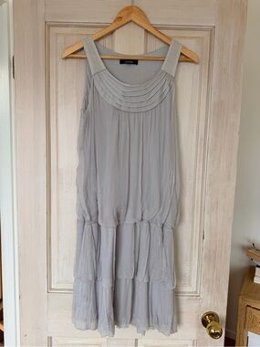 Flattering Light Gray Tiered Sleeveless Silk Cocktail 🍸 Dress 1920s Vibe